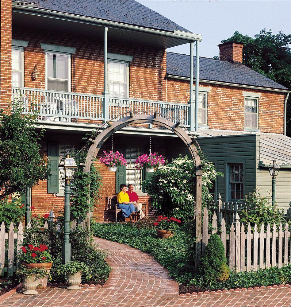 Bird-In-Hand Village Inn & Suites Exterior foto